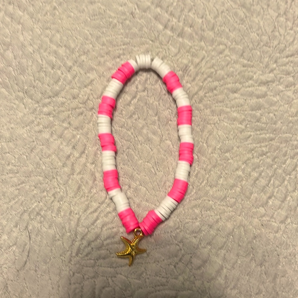 Braclet not stretchy